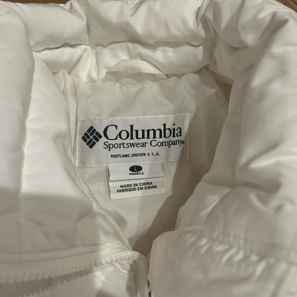 Columbia White Puffer Jacket - Picture 5 of 9
